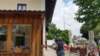 photo3_small.jpg